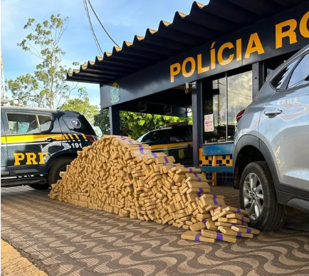 Mais de meia tonelada de maconha  apreendida em carro na rodovia  Foto: Polcia Rodoviria Federal/PRF MT
