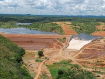 Vtima soterrada em obra de usina em rio de MT continua desaparecida