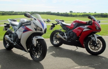 CBR 1000RR  importada do Japo.