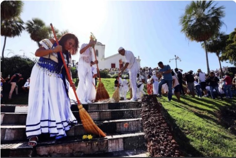 Realizao da lavagem das escadarias da Igreja Nossa Senhora do Rosrio e So Benedito  Foto: Prefeitura de Cuiab