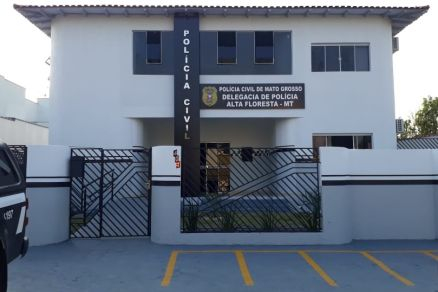 A fachada da Delegacia da Polcia Civil de Alta Floresta