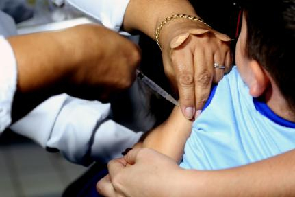 Este ano foram aplicadas mais de 41 mil doses de imunizantes do calendrio nacional de vacinao, em Cuiab