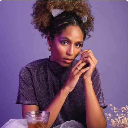 Modelo cuiabana quebra o fmur em acidente no Mxico e familiares pedem ajuda para custear tratamento.  Foto: Reproduo