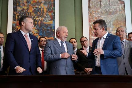 O presidente Lula e o governador Mauro Mendes