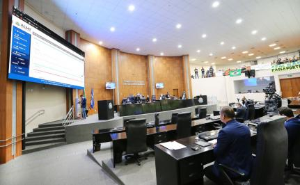 Os deputados que aprovaram a PEC das Emendes nesta manh