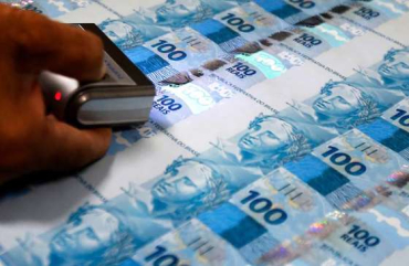 Em relao  receita tributria, referente  arrecadao prpria do Estado, a variao foi de 2,43% com um total de R$ 16,11 bilhes