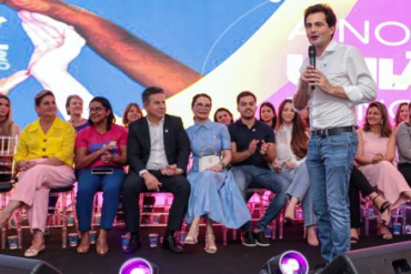 O secretrio da Casa Civil, Fbio Garcia, discursa durante evento do Unio Brasil