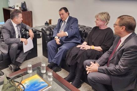 Governador Mauro Mendes, relator da reforma Eduardo Braga e os senadores Margareth Buzetti e Mauro Carvalho