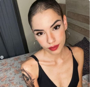 Linda Ins de Souza Silva, de 25 anos, descobriu o cncer durante o tratamento para gastrite  Foto: Reproduo