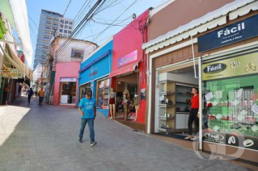 Para aproveitar a data, comerciantes em geral da Capital � de rua e de shopping � poder�o abrir as portas, desde que sigam algumas regras