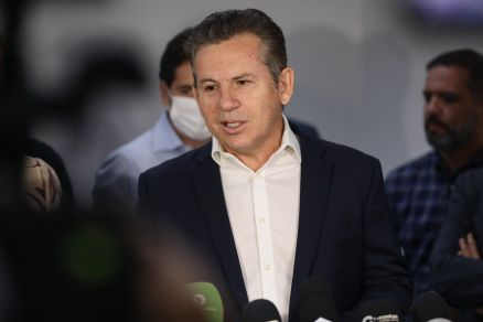 O governador Mauro Mendes discursa durante a Norte Show, em Sinop