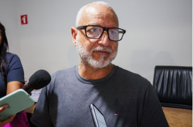 O presidente da Parada LGBTQIA+, Cl�vis Arantes