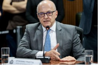 O vice-governador Otaviano Pivetta: estado oficial e estado paralelo