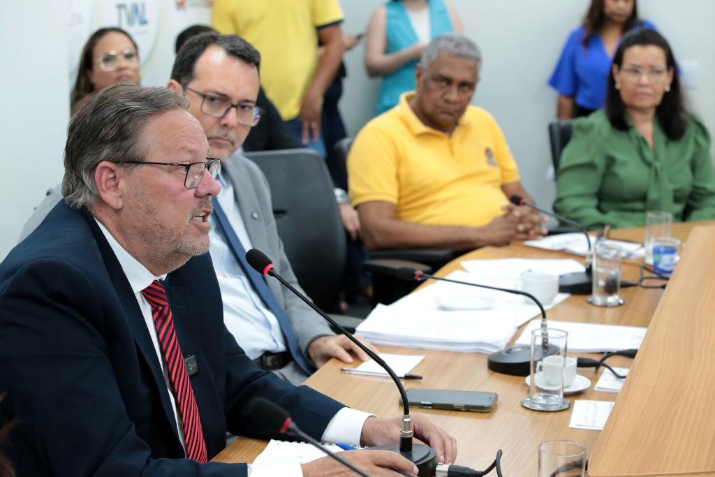 O secretrio informou que, dos 40 melhores hospitais pblicos do Brasil, 34 so administrados por Organizao Social de Sade (OSS)