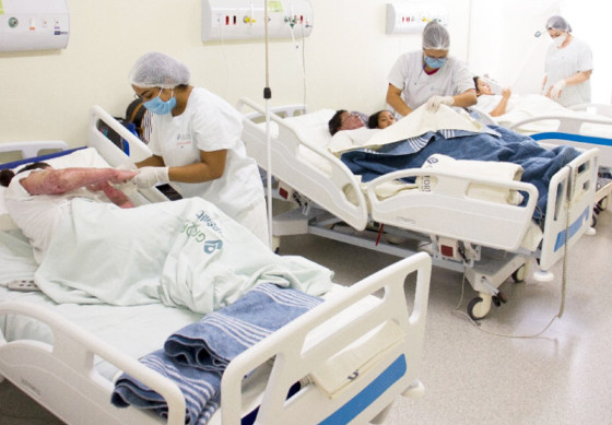 Unidades de pronto-atendimento abarrotadas de pessoas com sintomas e os leitos das Unidades de Terapia Intensiva (UTI) lotadas com pacientes graves., h 2 meses