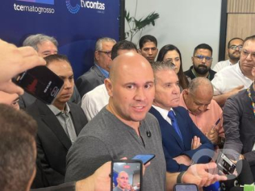 O prefeito Abilio Brunini, que  favorvel a texto arquivado