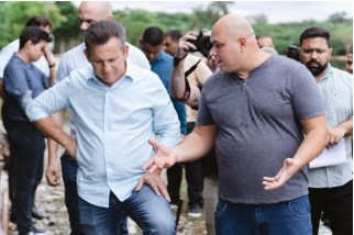 O prefeito de Cuiab, Abilio Brunini, e o governador Mauro Mendes: bonde pode ser opo ao BRT