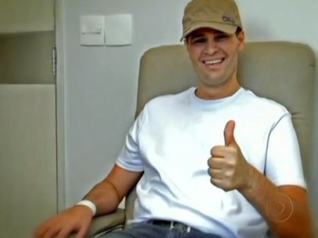 Pedro Leonardo deve receber alta nas prximas semanas, garantiu mdico do cantor