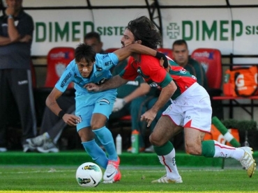 Bem marcado, Neymar no conseguiu ajudar o Santos a conseguir a vitria no Canind