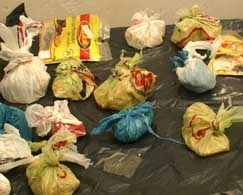 A droga encontrada com mais frequncie nas mos das traficantes  a pasta-base de cocana