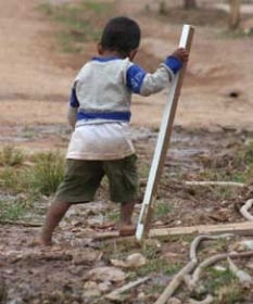 A me que no cuidar dos filhos pode ser acusada de abandono de incapaz e ir parar atrs das grades