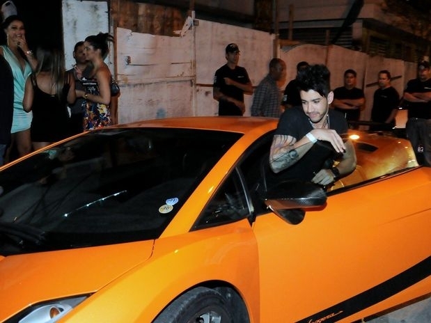 Carro do cantor � avaliado em mais de R$ 1 milh�o