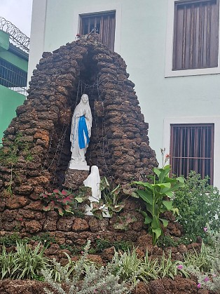 Gruta do Milagre', no cruzamento da Avenida Tenente Coronel Duarte (Prainha) com a Rua Volunt�rios da P�tria, fundo da Igreja Senhor dos Passos.