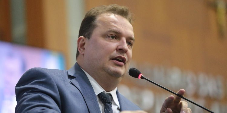 O presidente da Assembleia Legislativa, deputado Max Russi, disse que far� ato de filia��o no dia 7 de mar�o