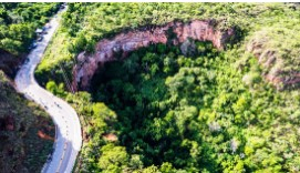 O retaludamento � um processo de terraplanagem por meio do qual se alteram, por cortes ou aterros, os taludes originalmente existentes em um determinado local para se conseguir uma estabiliza��o.
