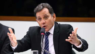 O presidente do PP, Nilson Leit�o, diz que siglas devem ter chapas completas at� 30 de mar�o