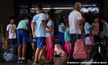 Segundo o MEC, a taxa de reprova��o escolar tamb�m recuou em 80% no mesmo per�odo, saindo de 18,3% para 3,7% no mesmo per�odo