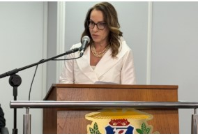 A nova procuradora de Justi�a Ana Luiza Peterlini de Souza durante discurso de posse
