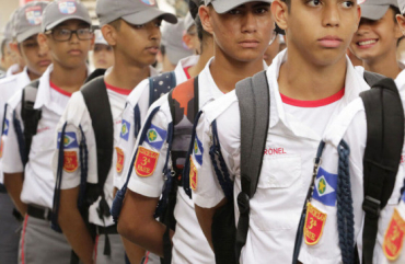 A Escola Estadual Militar Dom Pedro, onde funcionou o tradicional Colégio Estadual Presidente Médici, na Avenida Mato Grosso, no bairro Araés, em Cuiabá