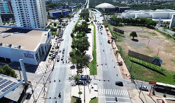 As obras de implanta��o do corredor de transporte j� j� permitem a circula��o de ve�culos em pistas de Cuiab�, mas Governo n�o cumpre prazo prometido