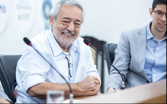 O secret�rio de Infraestrutura, Marcelo Padeiro, em audi�ncia na ALMT: descontra��o inicial deu lugar a irrita��o, ap�s ser cobrado sobre atrasos e custos do BRT