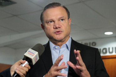 Senador Wellington Fagundes, candidato ao Governo, tem que enfrentar resistências dentro do seu partido