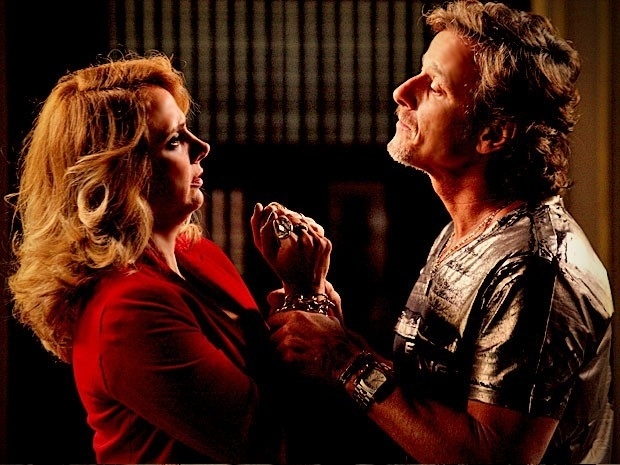 Max se descontrola e sobra para Ivana