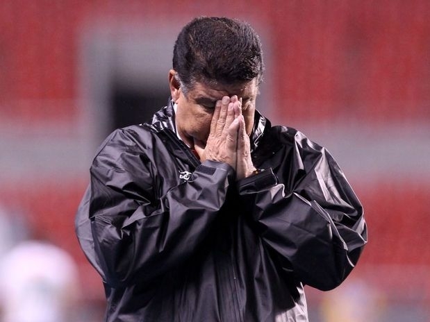 Joel Santana teve momentos de apreenso contra o Coritiba, mas comemorou a vitria