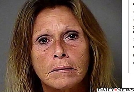 Paula Howard, de 50 anos, oferecia as filhas a estranhos e cobrava cerca de R$46