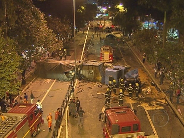 Carreta que transportava bobina causou o acidente em BH