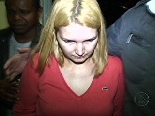 Elize chegou por volta das 11h para depor no DHPP