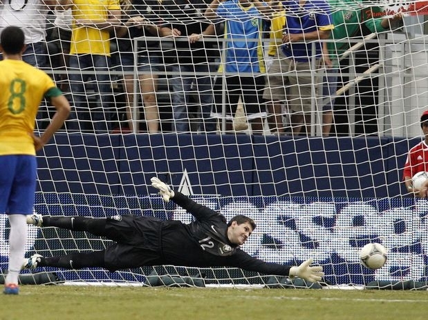 Brasil foi derrotado pelo Mxico em amistoso nos EUA neste domingo