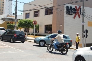 Col�gio Maxi: discuss�o sobre as fotos na Internet provoca pol�mica