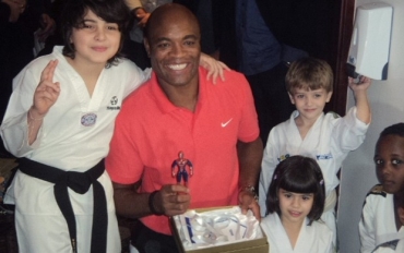 Anderson Silva se tornou Embaixador do Taekwondo no Brasil 