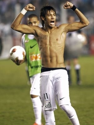 Neymar agradeceu a Chico Formiga em seu Twitter