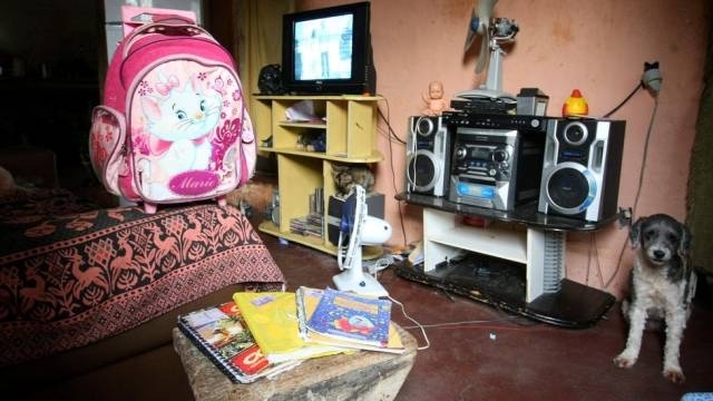 Dona de casa criou os quatro filhos abandonados pela vizinha por trs meses