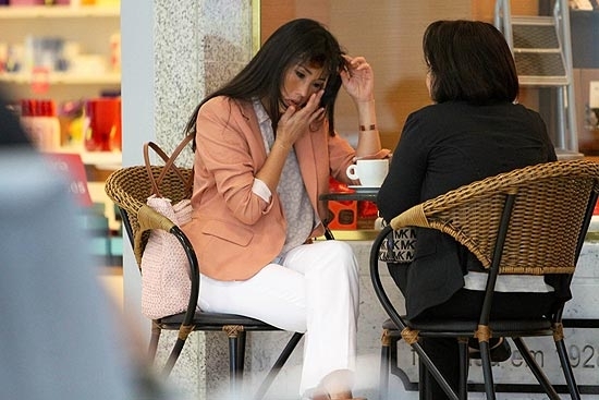 Daniele Suzuki foi vista chorando no aeroporto