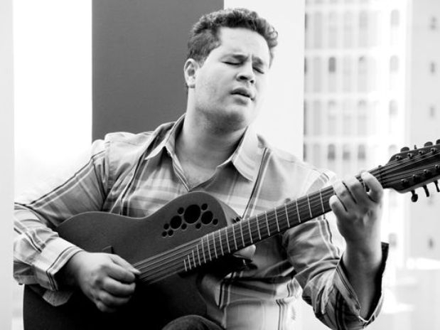 O cantor segue internado no Hospital Srio-Libans, em So Paulo