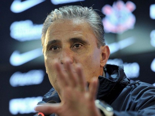 Tite espera que a torcida corintiana comparea no Pacaembu e at pressione o time