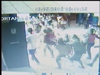 Imagem mostra correria em shopping durante tremor em Montes claros